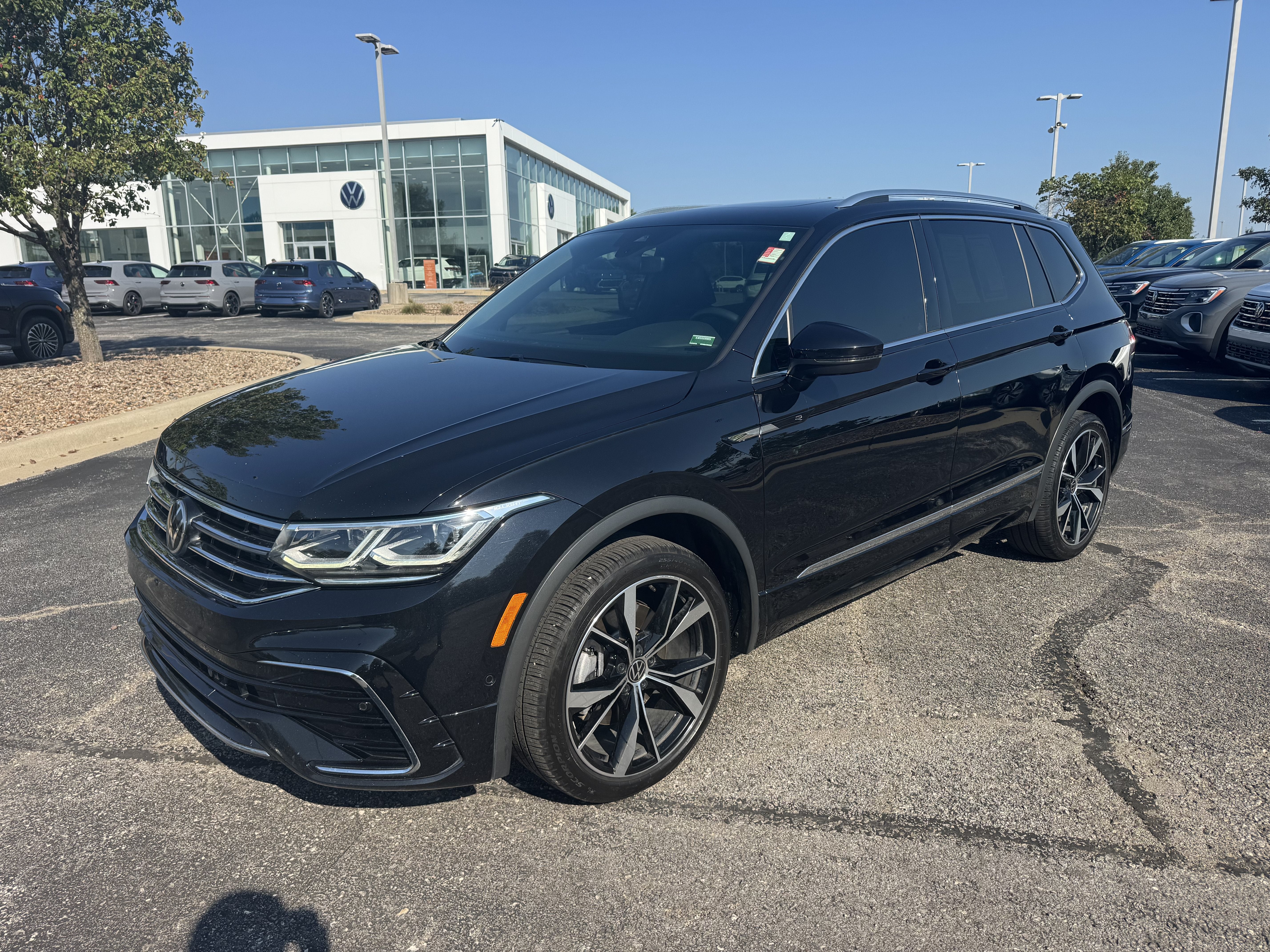 2024 Volkswagen Tiguan SEL R-Line