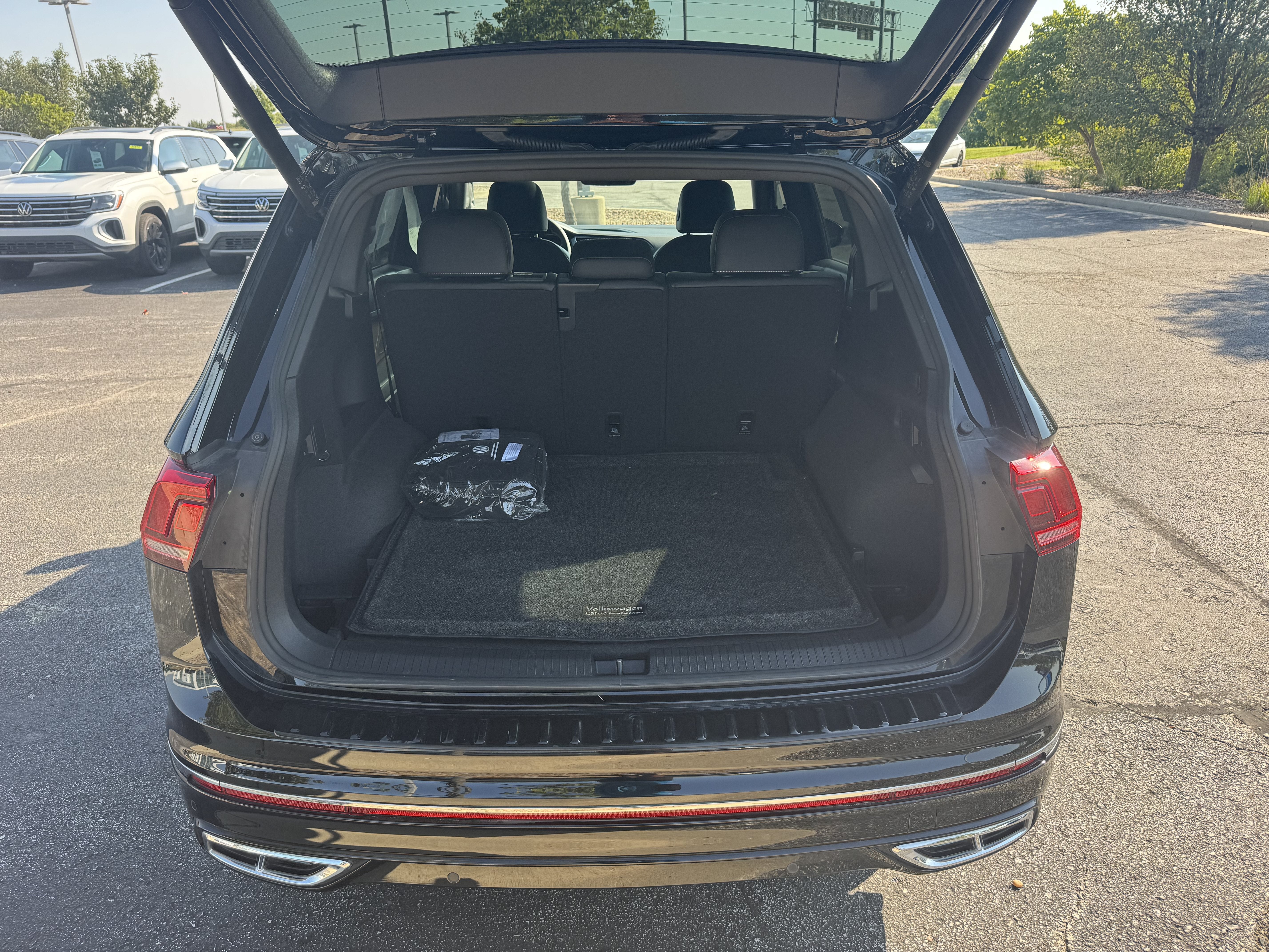 2024 Volkswagen Tiguan SEL R-Line