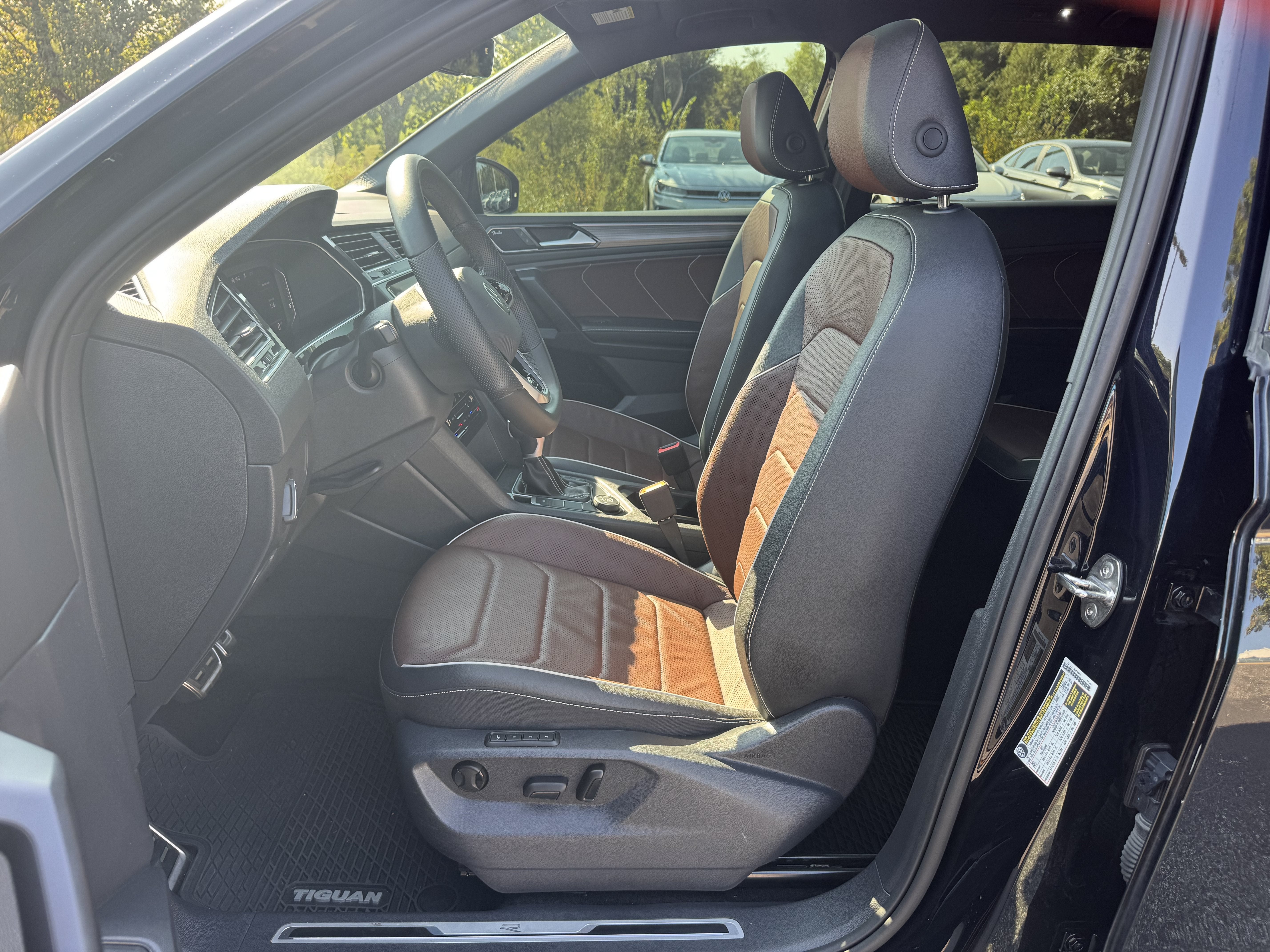 2024 Volkswagen Tiguan SEL R-Line