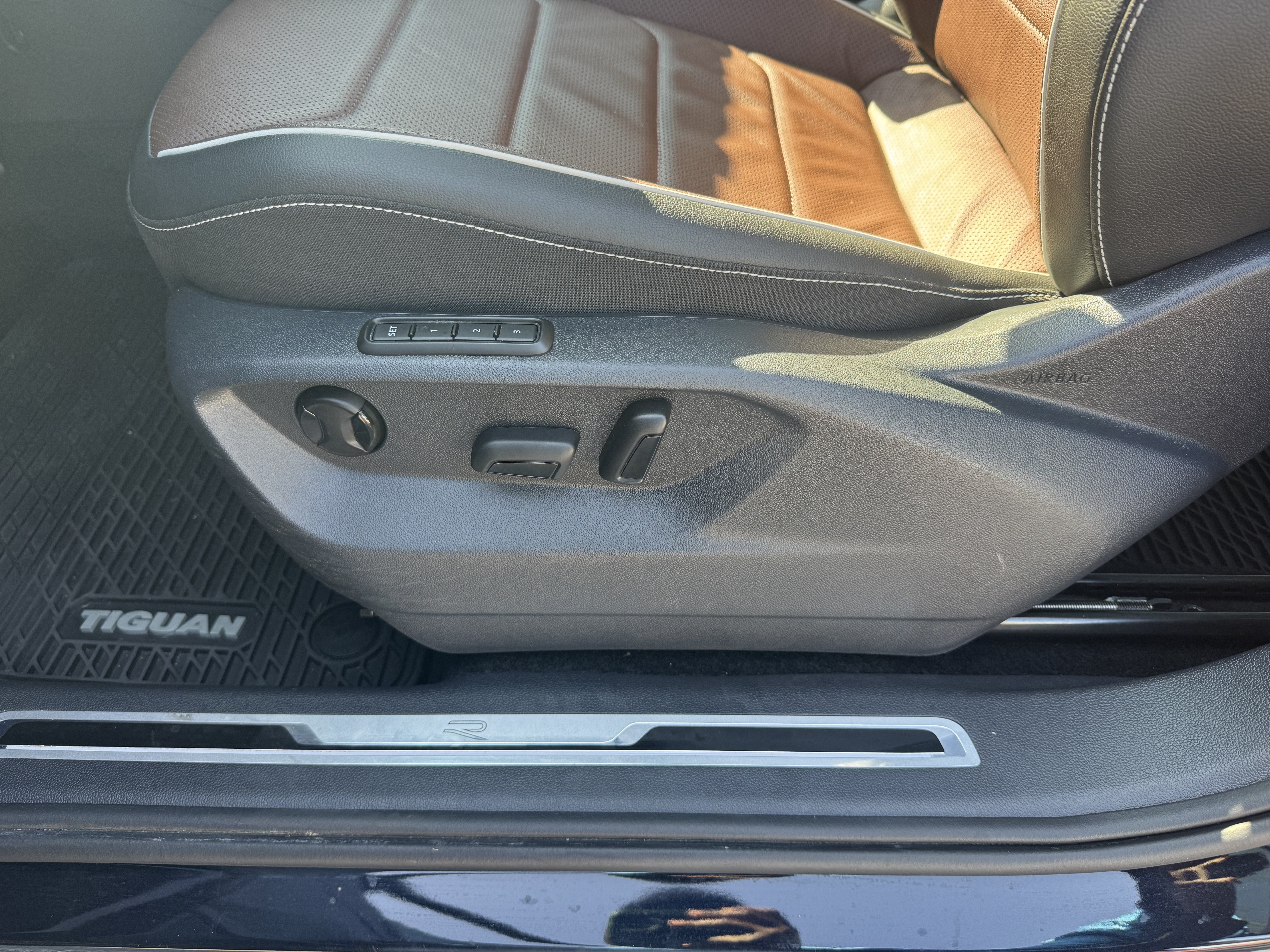 2024 Volkswagen Tiguan SEL R-Line