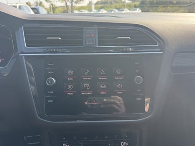 2024 Volkswagen Tiguan SEL R-Line