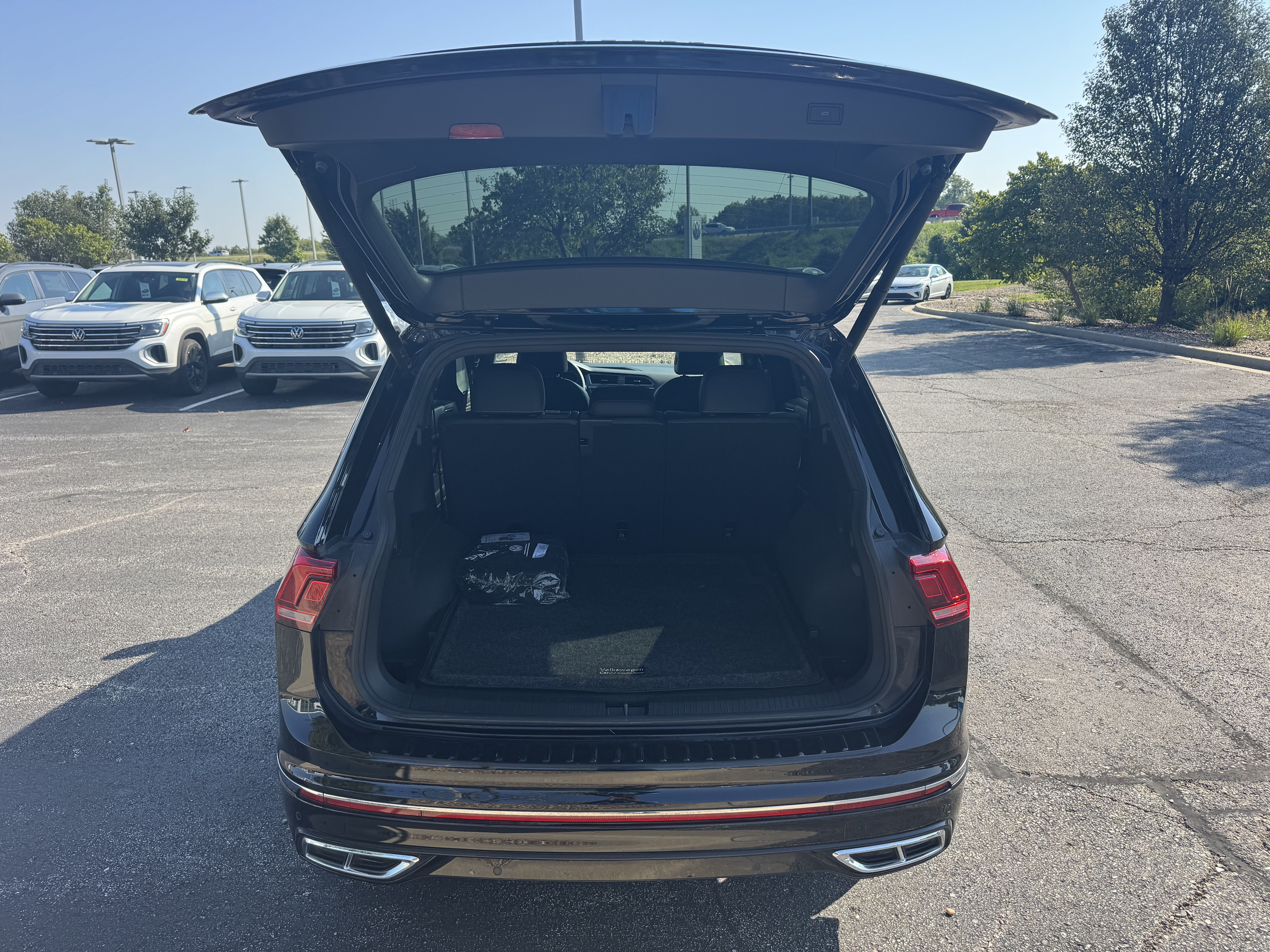 2024 Volkswagen Tiguan SEL R-Line