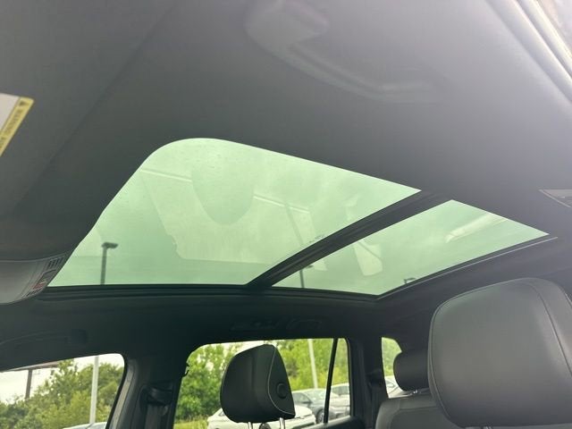2022 Volkswagen Tiguan SEL R-Line