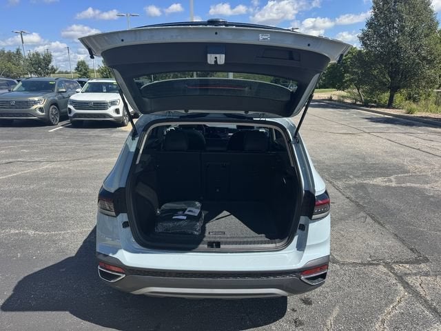 2026 Volkswagen Taos SEL