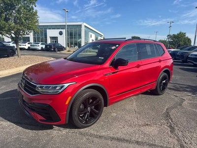 2024 Volkswagen Tiguan SE R-Line Black