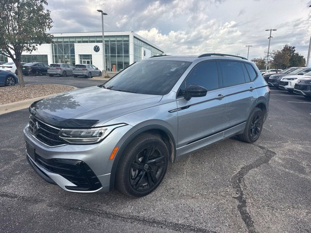 2024 Volkswagen Tiguan SE R-Line Black