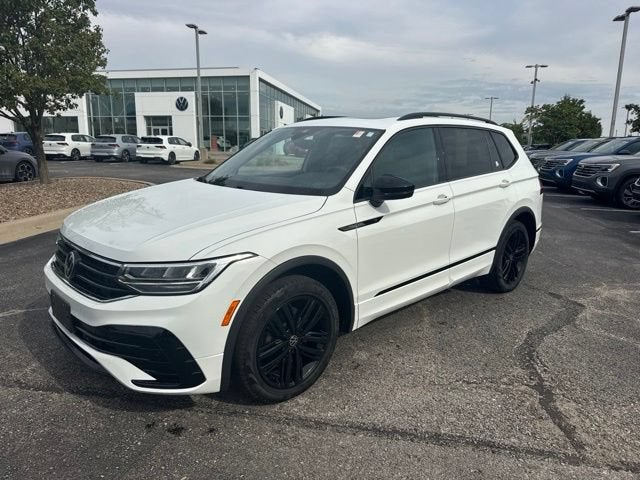 2022 Volkswagen Tiguan SE R-Line Black