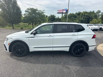 2022 Volkswagen Tiguan SE R-Line Black