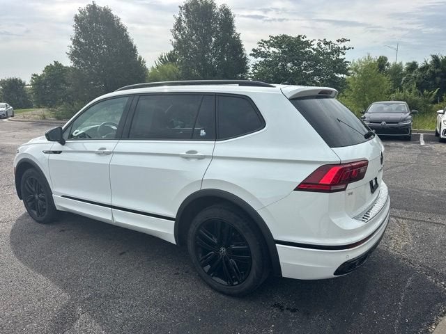 2022 Volkswagen Tiguan SE R-Line Black