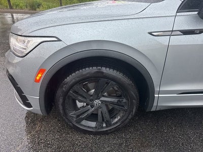 2023 Volkswagen Tiguan SE R-Line Black