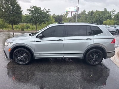 2023 Volkswagen Tiguan SE R-Line Black