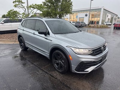 2023 Volkswagen Tiguan SE R-Line Black