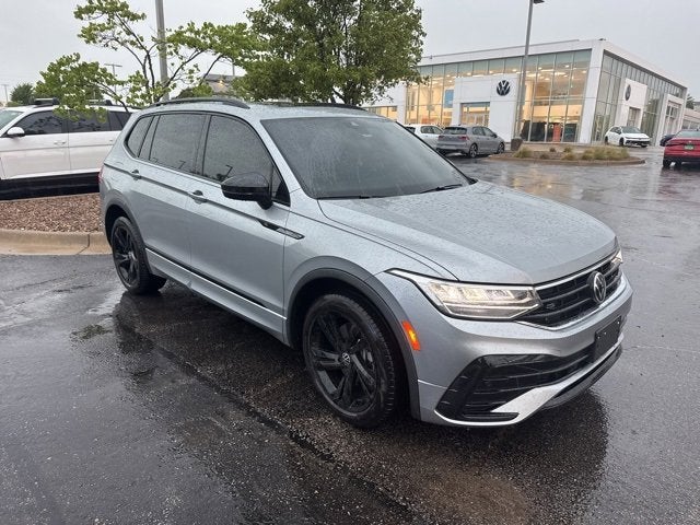 2023 Volkswagen Tiguan SE R-Line Black
