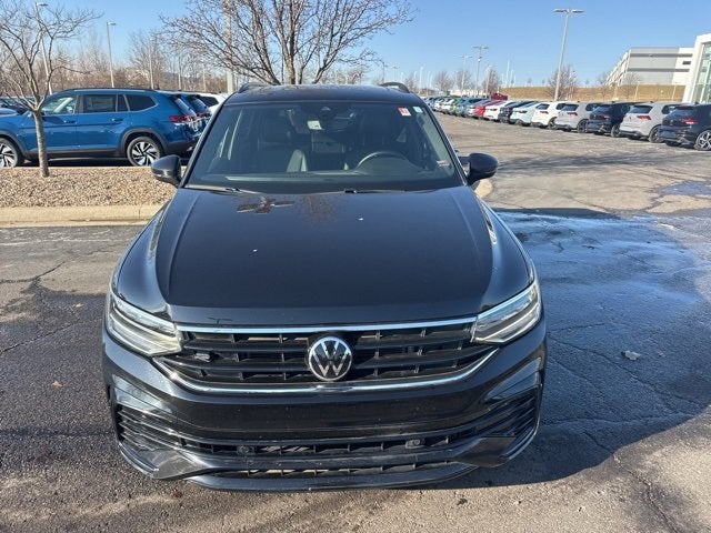 2023 Volkswagen Tiguan SE R-Line Black