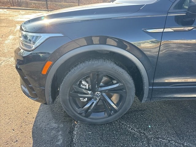 2023 Volkswagen Tiguan SE R-Line Black