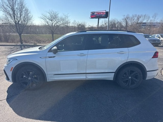 2024 Volkswagen Tiguan SE R-Line Black