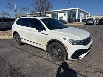 2024 Volkswagen Tiguan SE R-Line Black