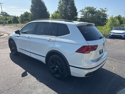 2024 Volkswagen Tiguan SE R-Line Black