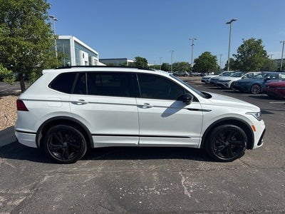 2024 Volkswagen Tiguan SE R-Line Black