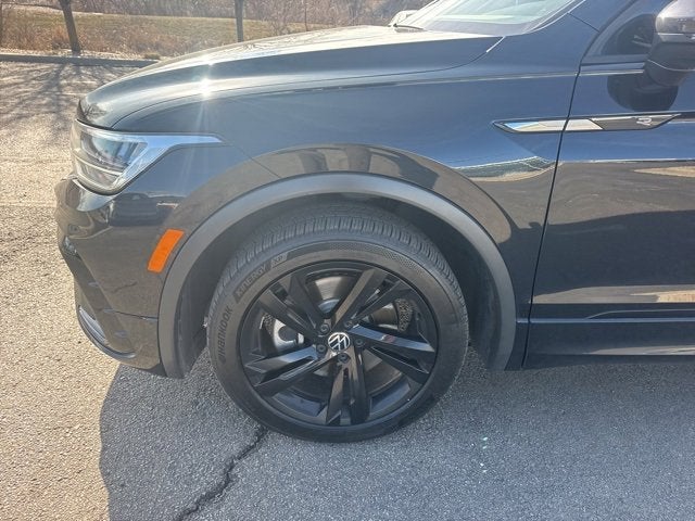 2023 Volkswagen Tiguan SE R-Line Black