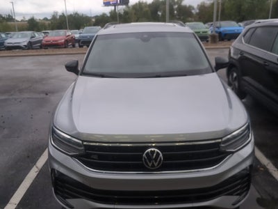 2023 Volkswagen Tiguan SE R-Line Black