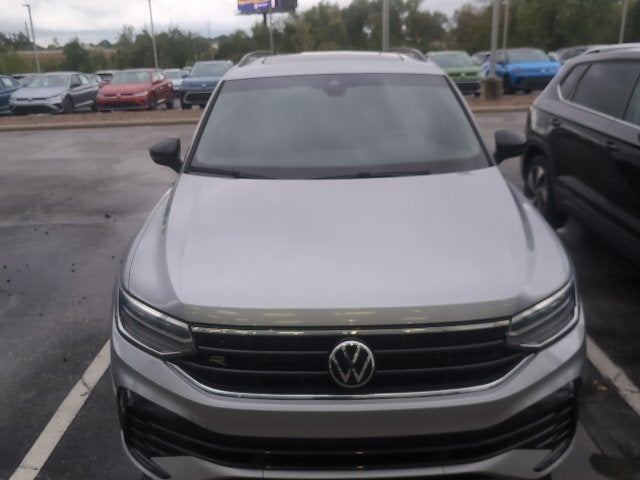 2023 Volkswagen Tiguan SE R-Line Black