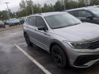 2023 Volkswagen Tiguan SE R-Line Black