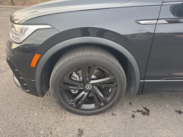 2024 Volkswagen Tiguan SE R-Line Black