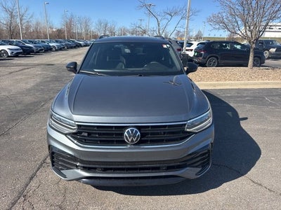 2024 Volkswagen Tiguan SE R-Line Black