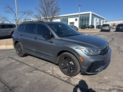 2024 Volkswagen Tiguan SE R-Line Black