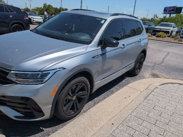 2024 Volkswagen Tiguan SE R-Line Black