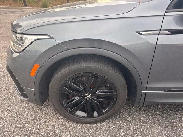 2022 Volkswagen Tiguan SE R-Line Black
