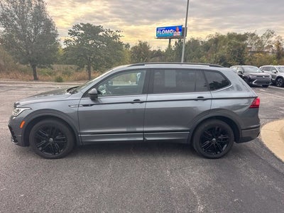 2022 Volkswagen Tiguan SE R-Line Black