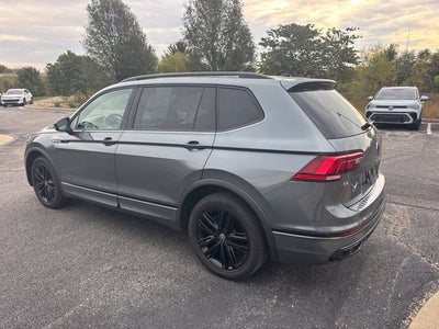 2022 Volkswagen Tiguan SE R-Line Black
