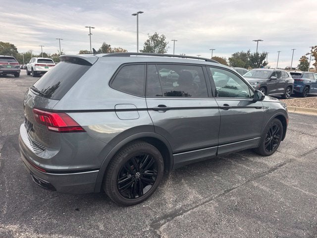 2022 Volkswagen Tiguan SE R-Line Black