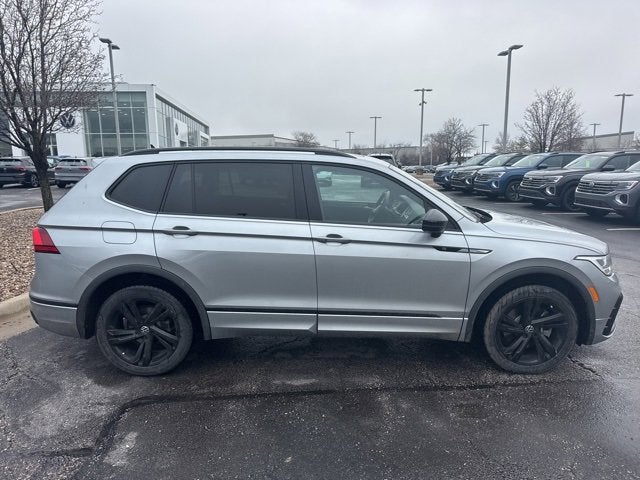 2023 Volkswagen Tiguan SE R-Line Black