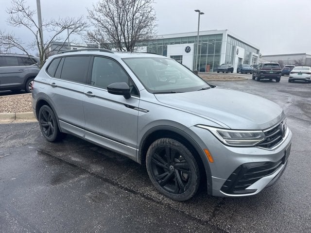 2023 Volkswagen Tiguan SE R-Line Black