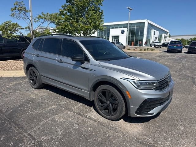 2023 Volkswagen Tiguan SE R-Line Black