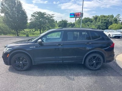 2023 Volkswagen Tiguan SE R-Line Black