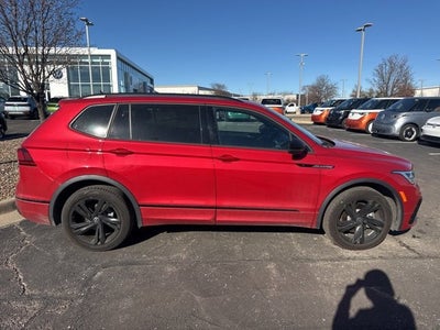 2024 Volkswagen Tiguan SE R-Line Black