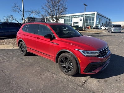 2024 Volkswagen Tiguan SE R-Line Black