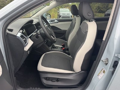 2027 Volkswagen Taos SE