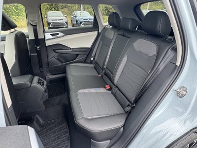 2027 Volkswagen Taos SE