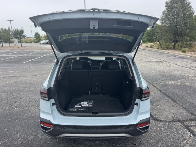 2027 Volkswagen Taos SE
