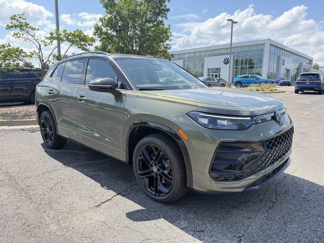 2026 Volkswagen Tiguan SE R-Line Black