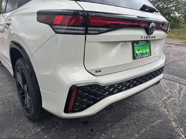 2026 Volkswagen Tiguan SE R-Line Black
