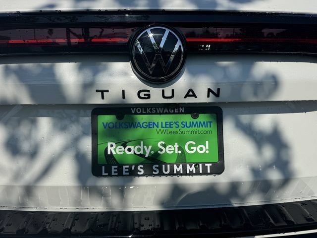 2026 Volkswagen Tiguan SE R-Line Black