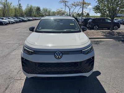 2026 Volkswagen Tiguan SE R-Line Black