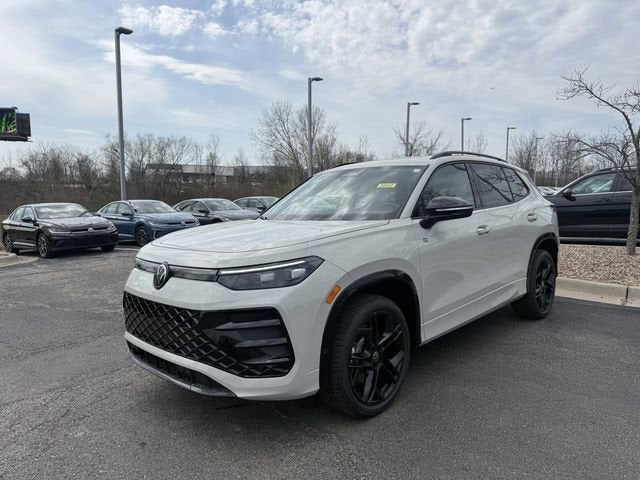 2026 Volkswagen Tiguan SE R-Line Black