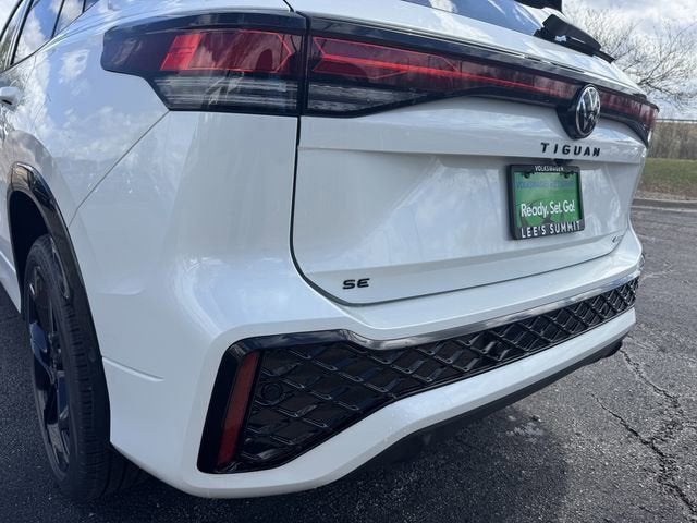 2026 Volkswagen Tiguan SE R-Line Black